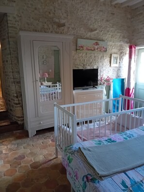 Room - Vrbo Property (Ryes)