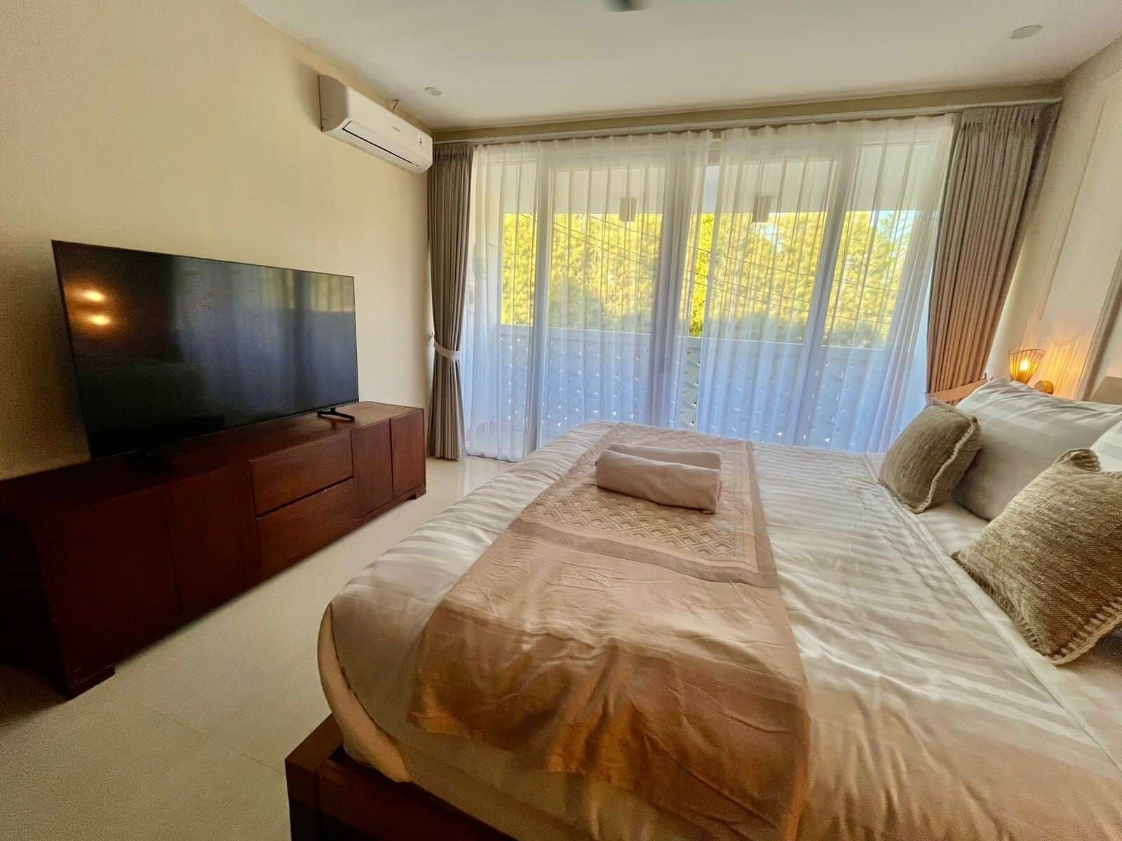 3 chambres, fer et planche à repasser, Wi-Fi, draps fournis