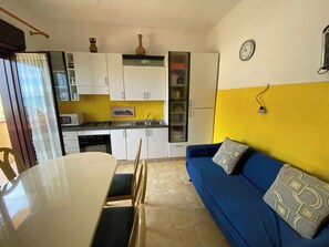Living area - Apartment Sleeps 3 With Garden (Realmonte)