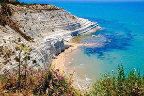 Beach - Apartment Sleeps 3 With Garden (Realmonte)