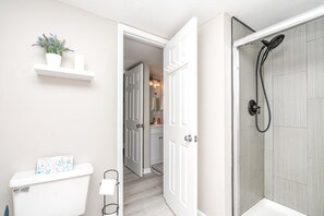 Shower - Beach Life - Updated Condo Near the Beach to Enjoy Beach Life (Surf City)