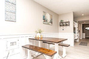 Dining - Beach Life - Updated Condo Near the Beach to Enjoy Beach Life (Surf City)