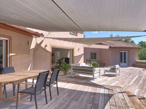 Outdoor dining - Family villa with private pool in Porto Vecchio! (Porto-Vecchio)