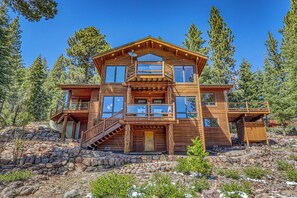 Exterior - Infinite Pines Lakeview by Tahoe Getaways - Luxury 4BR w Enclosed Yard (Tahoe Vista)