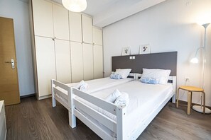 2 slaapkamers, een strijkplank/strijkijzer, wifi, beddengoed