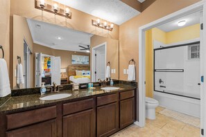 Condo, Multiple Beds, Balcony (The Royal Overlook) | Bathroom - The Royal Overlook w/ Balcony (Branson)