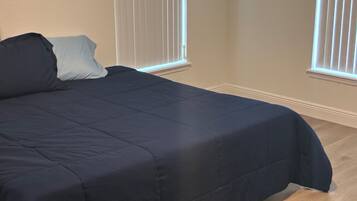 2 bedrooms, iron/ironing board, Internet, bed sheets