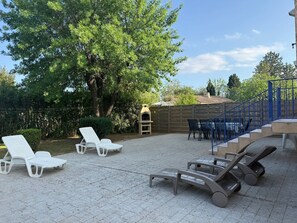 Outdoor dining - Vrbo Property (Vidauban)