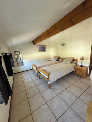 Room - Vrbo Property (Vidauban)