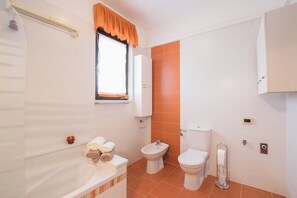 Apartment, 1 Schlafzimmer, Balkon, Stadtblick | Badezimmer