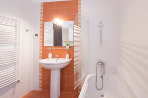 Apartment, 1 Schlafzimmer, Balkon, Stadtblick | Badezimmer