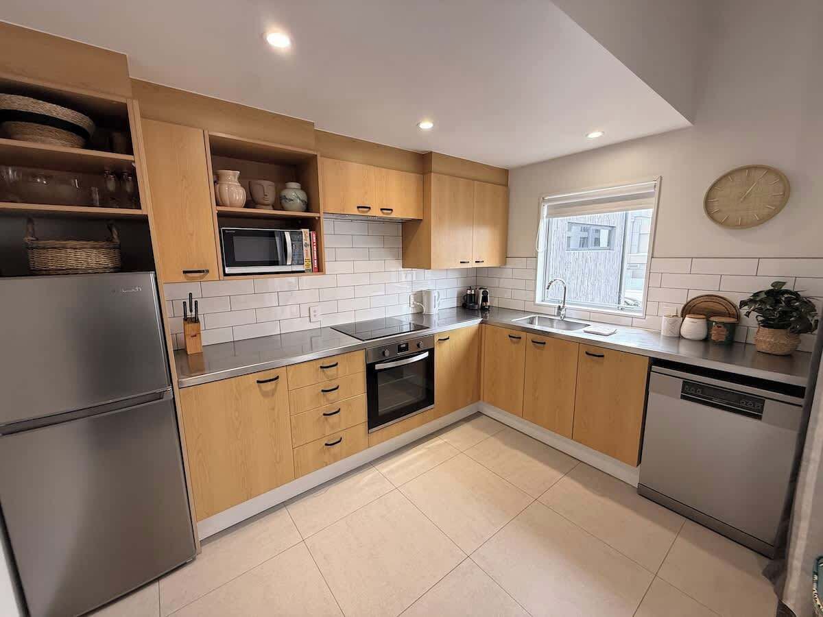 Refrigerador, microondas, horno, placa de cocina