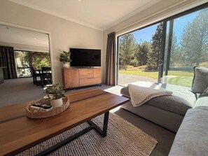 Fernseher, Kamin