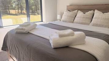 3 bedrooms, WiFi, bed sheets