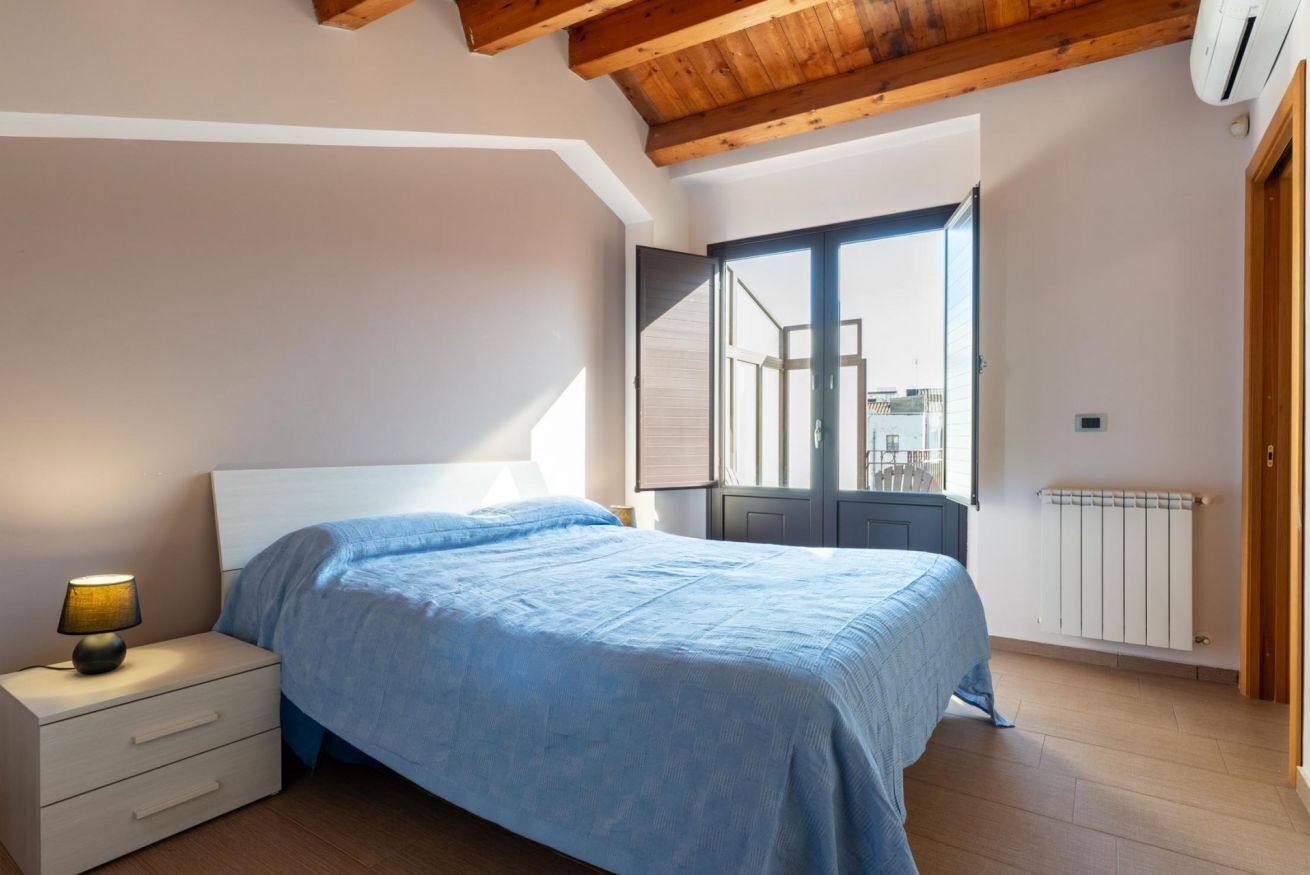2 bedrooms, iron/ironing board