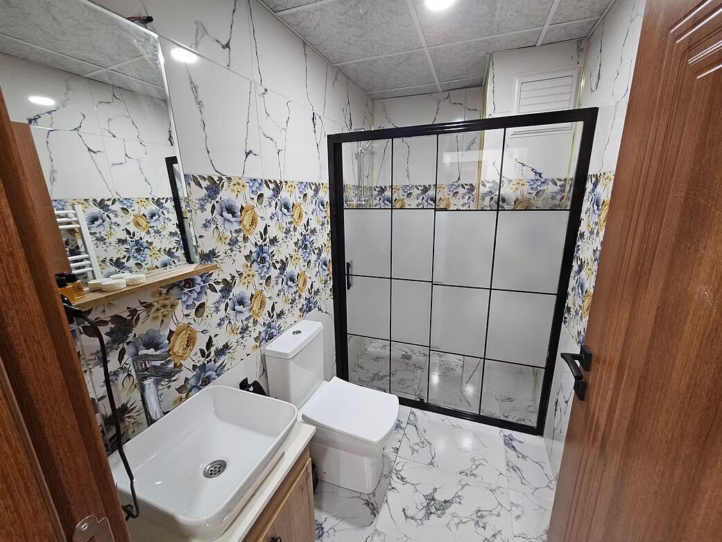 Family Quadruple Room, City View | Bathroom