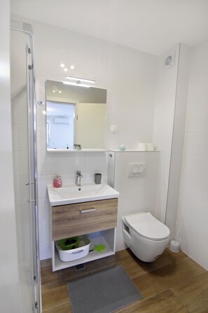 Appartamento, 1 camera da letto, patio, vista città | Bagno
