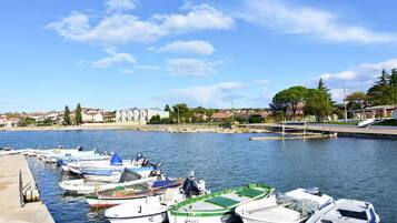 Appartement, 1 chambre, patio, vue ville | Port de plaisance