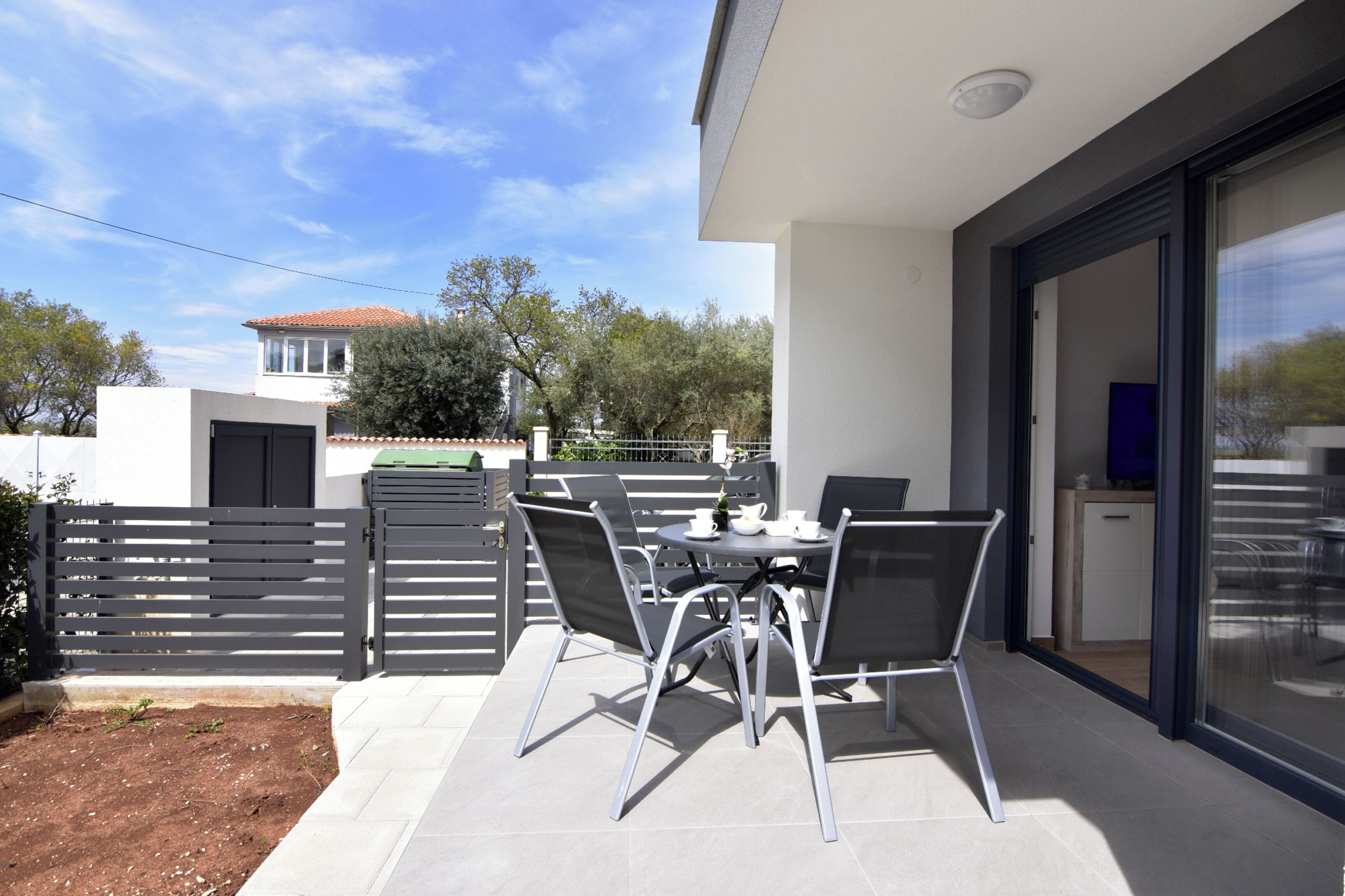Apartment, 1 Bedroom, Patio, City View | Outdoor dining
