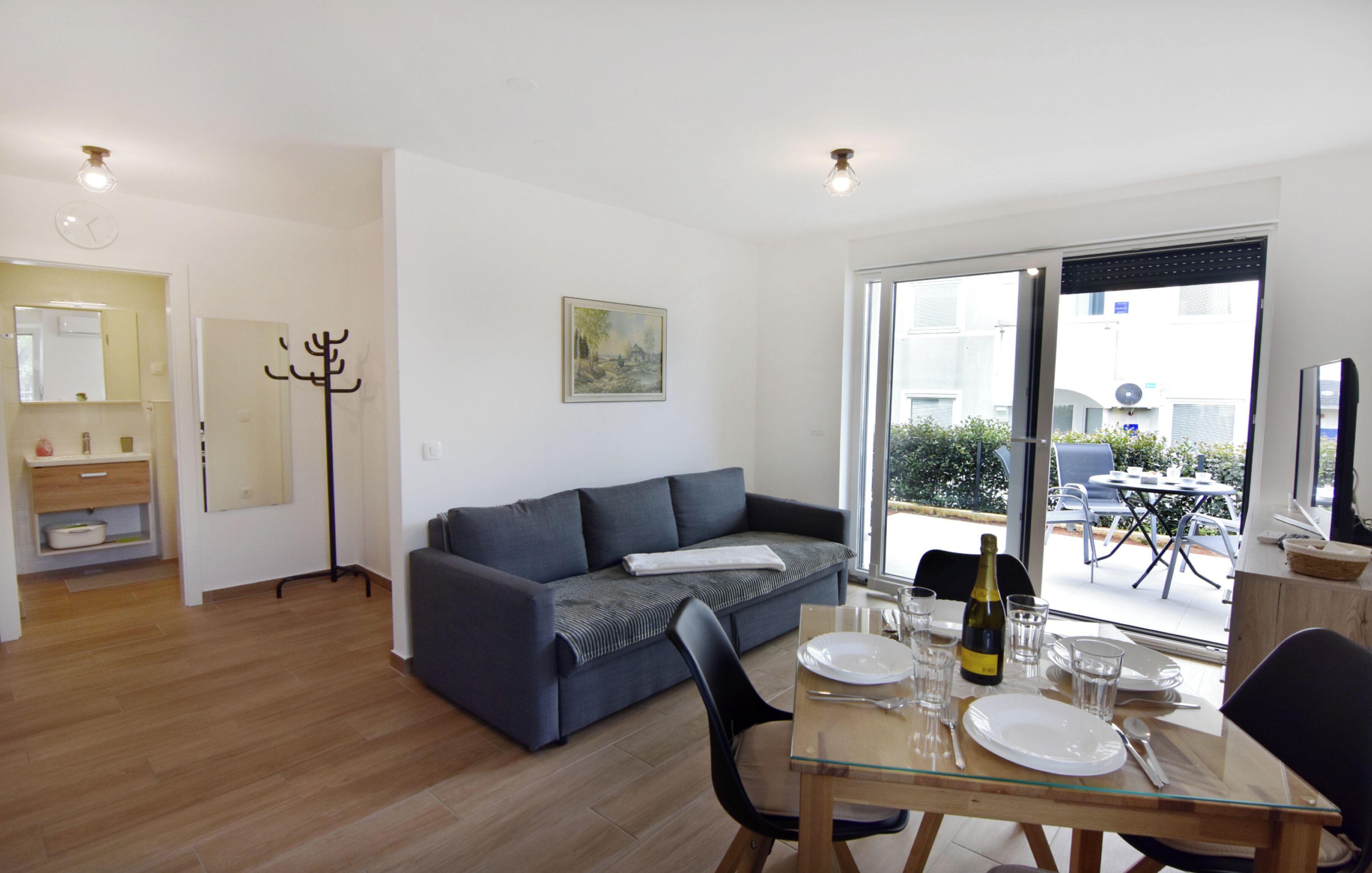 Apartment, 1 Bedroom, Patio, City View | Living room