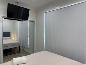 1 slaapkamer, een strijkplank/strijkijzer, wifi, beddengoed