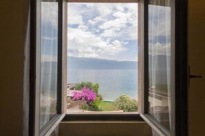 Economy Double Room, Lake View | Interior
