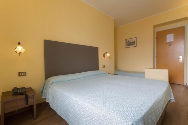 Standard Triple Room, Lake View | Free WiFi