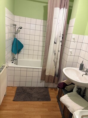 Hair dryer, towels, soap, toilet paper - Quiet apartment (Rambervillers)