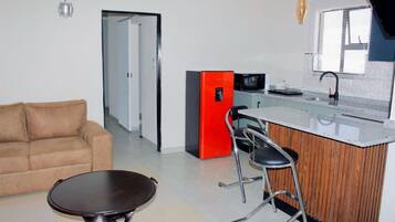 Chambre Double Deluxe, balcon, vue piscine | Intérieur