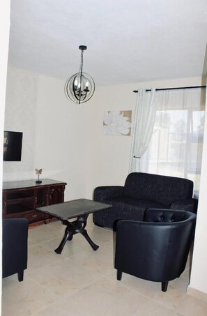 Family Double or Twin Room, Balcony, Pool View | Living area - Malkhon Guesthouse (Newcastle)