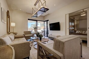TV - Luxury 3 Bed Terraced Apt Near La Cala Beach (La Cala de Mijas)