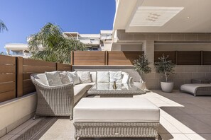 Terrace/patio - Luxury 3 Bed Terraced Apt Near La Cala Beach (La Cala de Mijas)