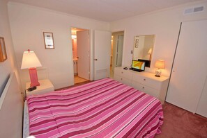 2 bedrooms, WiFi, bed sheets - Spacious, quaint 2-bedroom condo with free WiFi and a convenient midtown location just a block from the beach! (Ocean City)