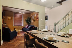 Dining - Spacious 2 Bed House Lancaster (Lancashire)