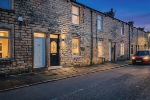 Exterior - Spacious 2 Bed House Lancaster (Lancashire)