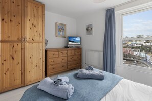 3 Schlafzimmer, Bügeleisen/Bügelbrett, Reisekinderbett, WLAN