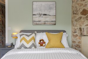 3 slaapkamers, reisbedje, wifi, beddengoed