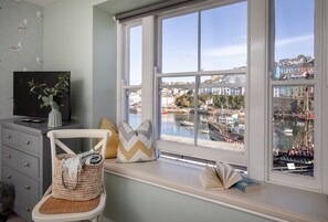 Interior - Seven - La Petite Maison is a stylish, dog-friendly holiday home in Brixham (Brixham)