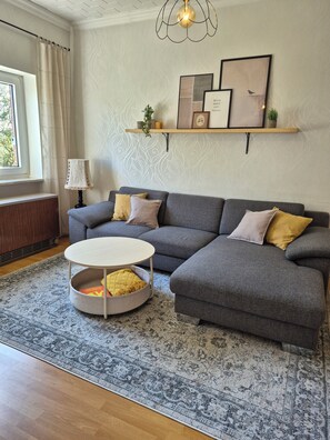 Living area - Barrier-free vacation apartment on the first floor - directly on the Dortmund-Ems Canal (Geeste)