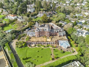 Exterior - Apartment 16 is a stunning one bedroom garden apartment in Chelston (Torquay)