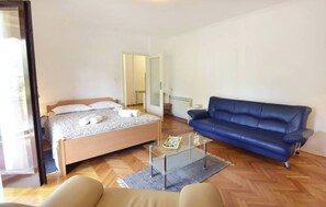 Departamento, 1 habitación, balcón, vista al jardín | 1 habitación 