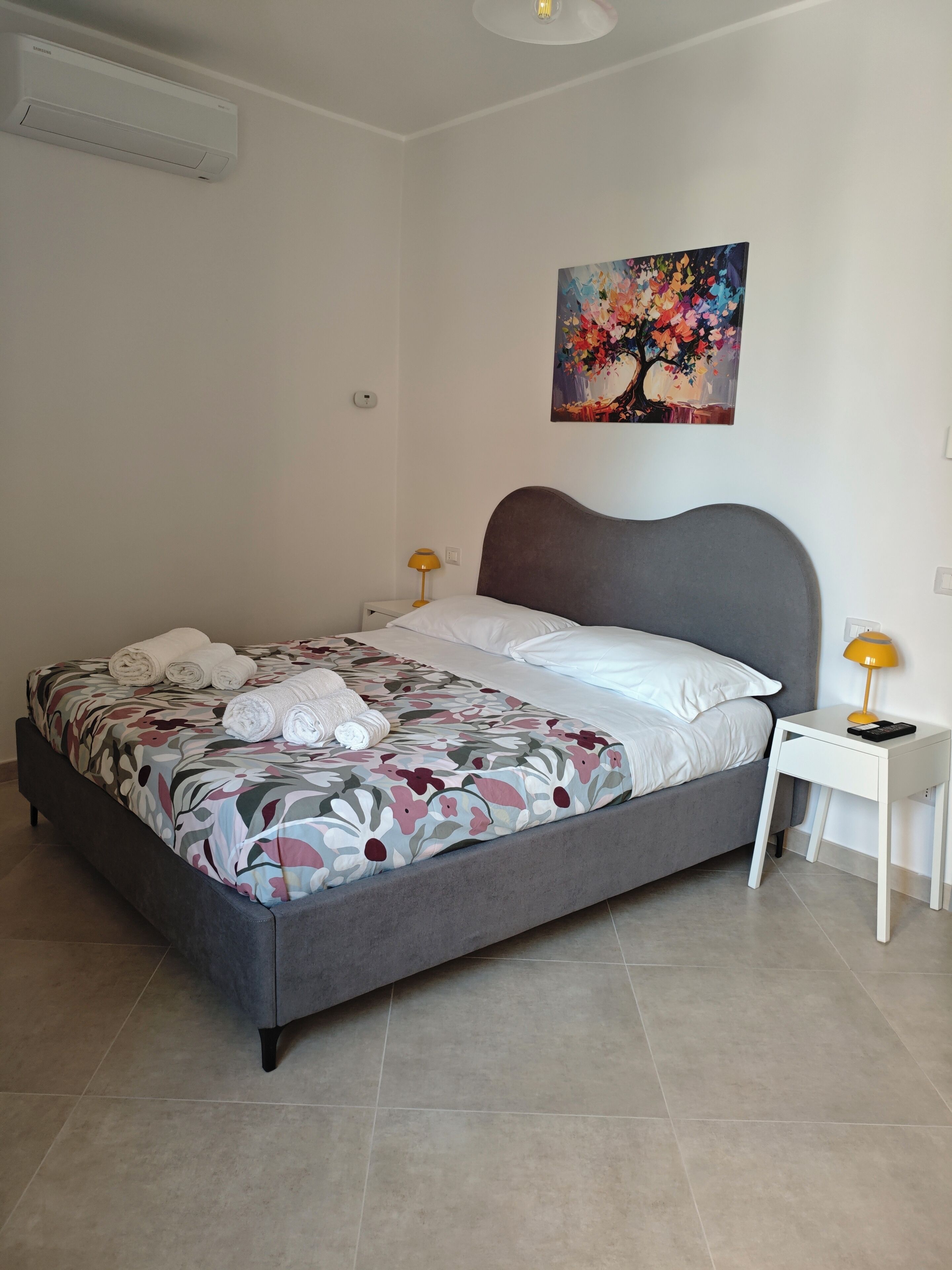 2 slaapkamers, een bureau, een strijkplank/strijkijzer, gratis wifi