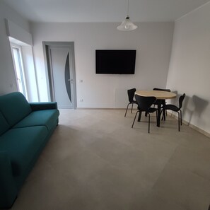 Living area - Vrbo Property (Giungano)