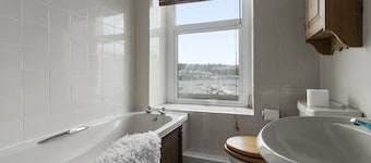 Marina Cottage - a charming Kingswear holiday cottage overlooking the River Dart