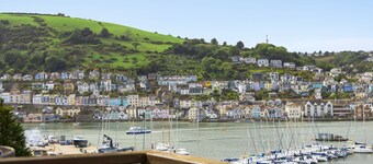 Marina Cottage - a charming Kingswear holiday cottage overlooking the River Dart