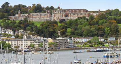 Marina Cottage - a charming Kingswear holiday cottage overlooking the River Dart