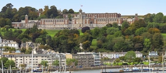 Marina Cottage - a charming Kingswear holiday cottage overlooking the River Dart