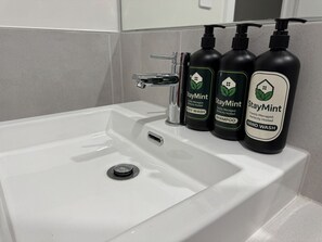 Badezimmerausstattung