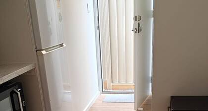 Private Modern Room | Sleeps 4 | Menangle Park