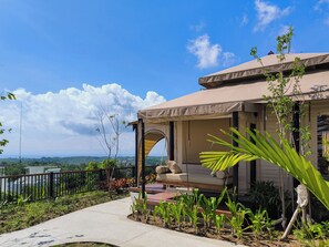 Quarto superluxo, vista para a colina | Escrivaninha, Wi-Fi de cortesia